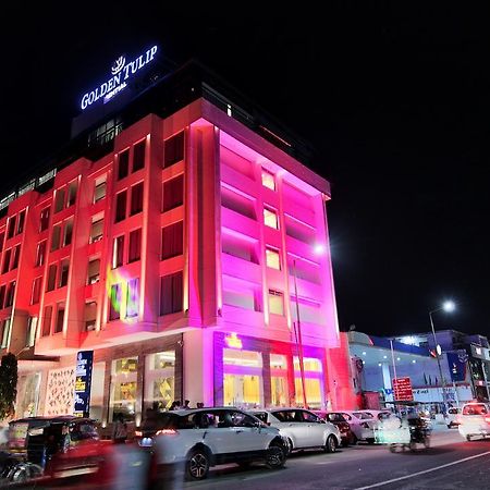 Golden Tulip Essential Jaipur Hotell Exteriör bild