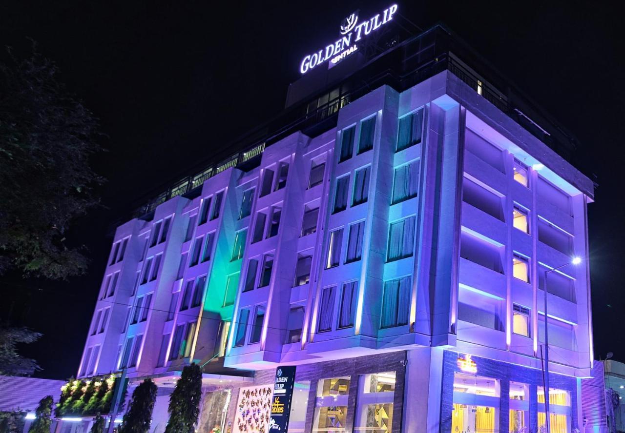 Golden Tulip Essential Jaipur Hotell Exteriör bild
