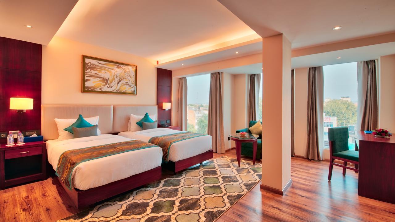 Golden Tulip Essential Jaipur Hotell Exteriör bild