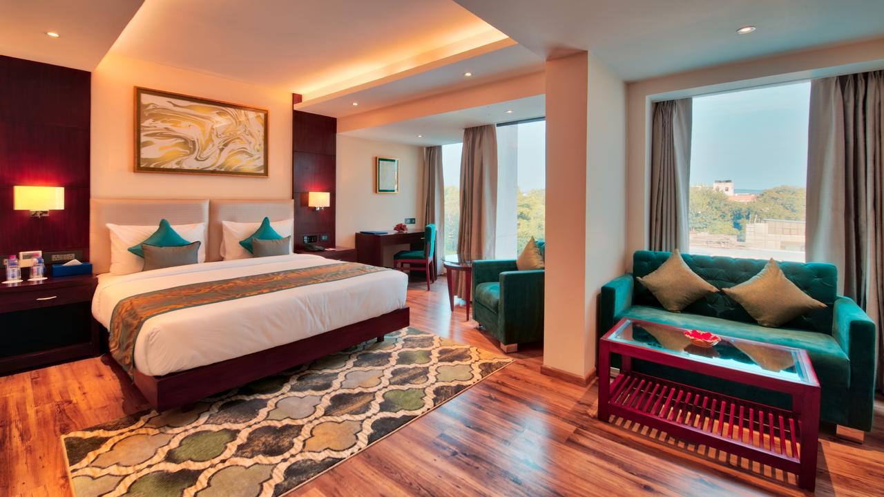 Golden Tulip Essential Jaipur Hotell Exteriör bild