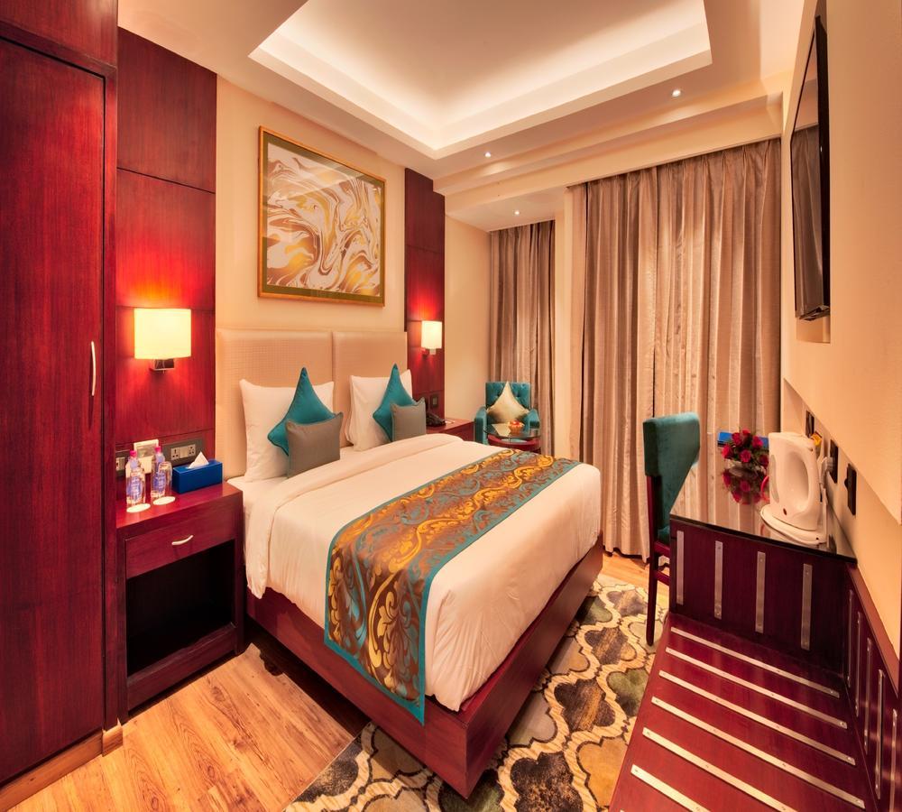 Golden Tulip Essential Jaipur Hotell Exteriör bild