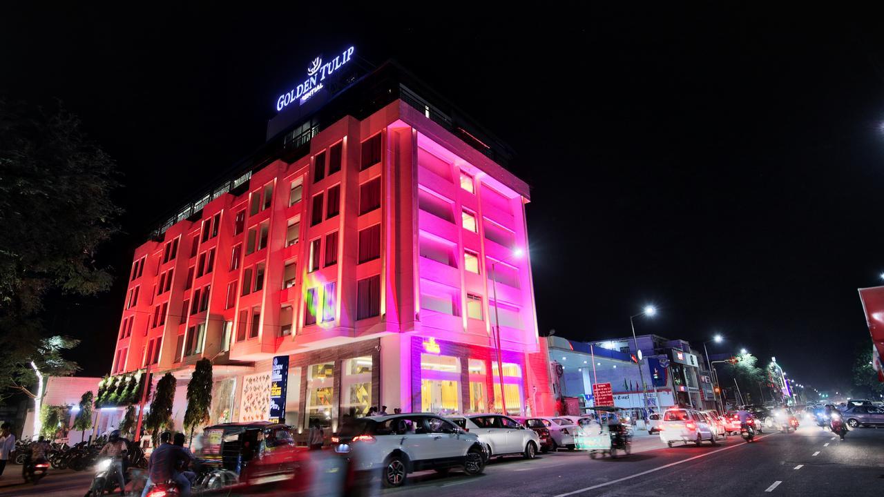 Golden Tulip Essential Jaipur Hotell Exteriör bild