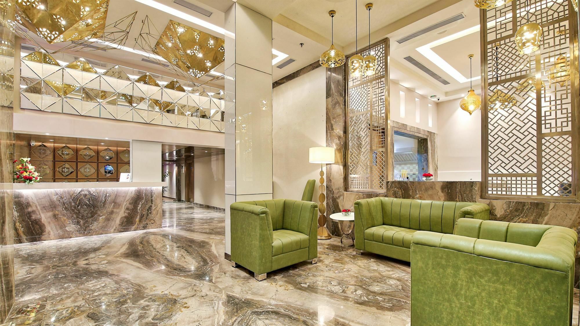 Golden Tulip Essential Jaipur Hotell Exteriör bild
