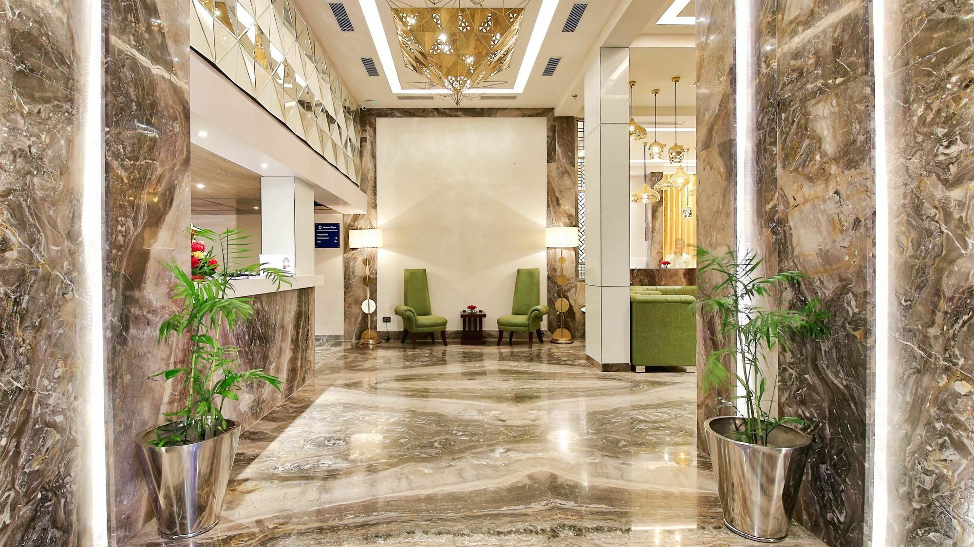 Golden Tulip Essential Jaipur Hotell Exteriör bild